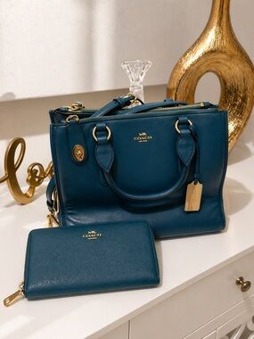💙 Authentic Coach Turquoise Purse + Matching Wallet Set 💙